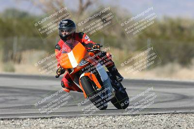 media/Dec-01-2025-Moto Forza (Mon) [[2daa91e15f]]/3-Beginner Group/Session 3 (Turn 3)/